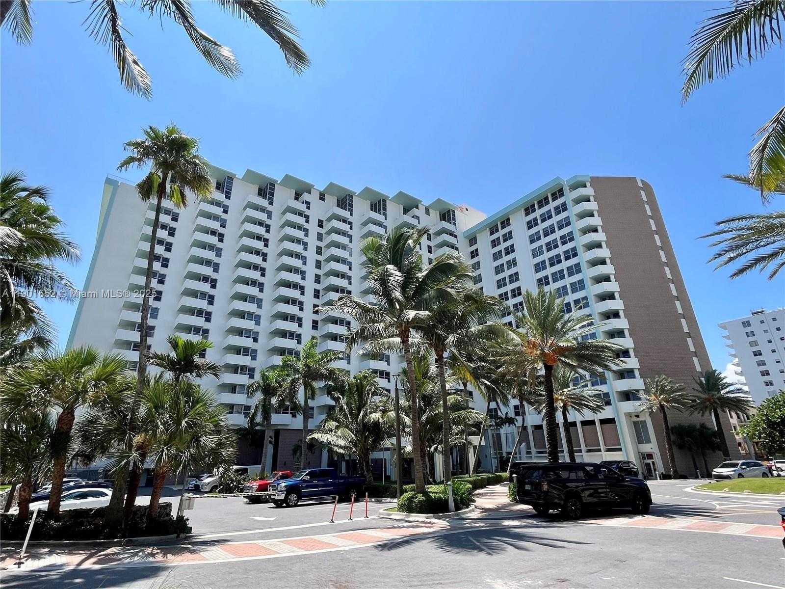 Small Image of 2899 COLLINS AVE #1414, Miami Beach Number 8