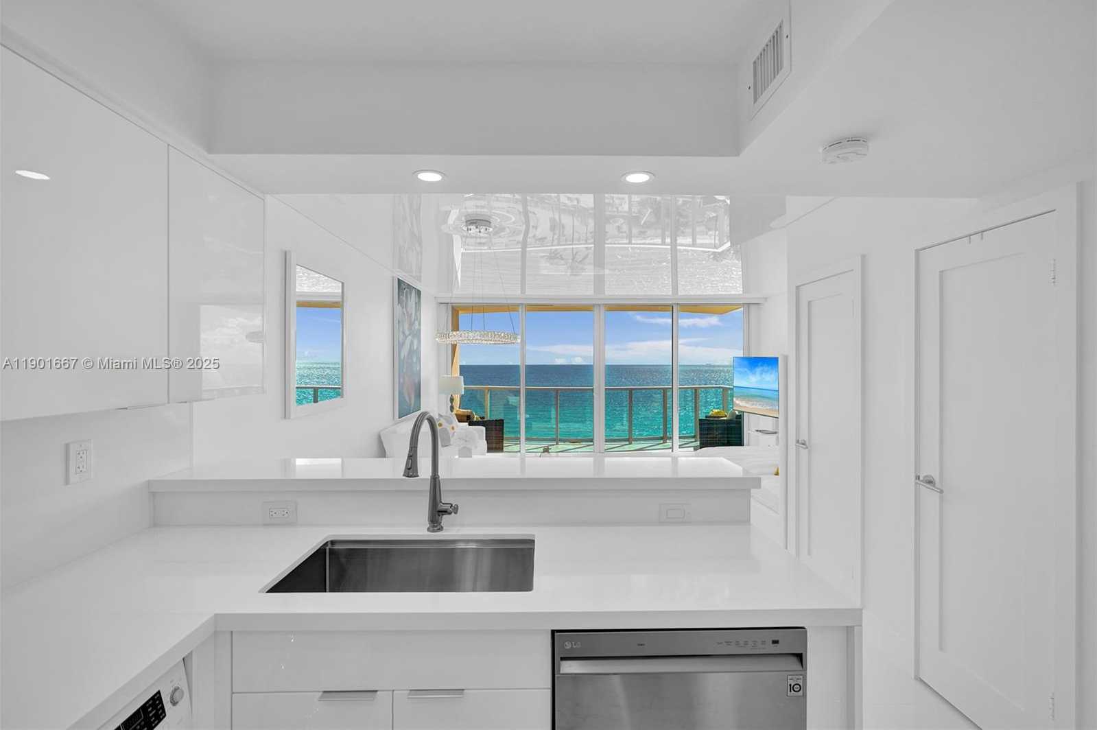 Small Image of 2501 SOUTH OCEAN DR #1024 (available Novemb 7), Hollywood Number 13