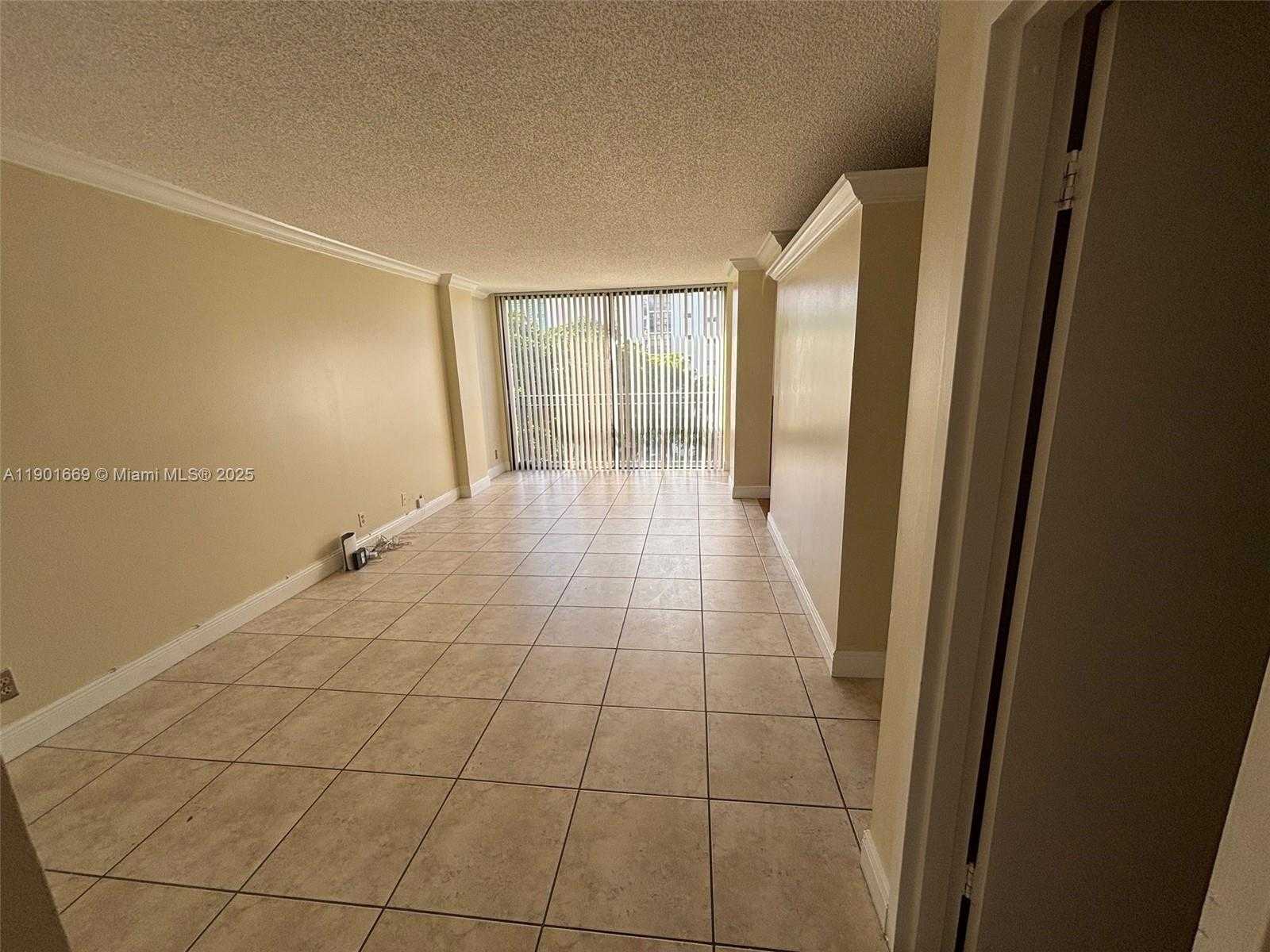 Small Image of 17011 NORTH BAY RD #517, Sunny Isles Beach Number 4