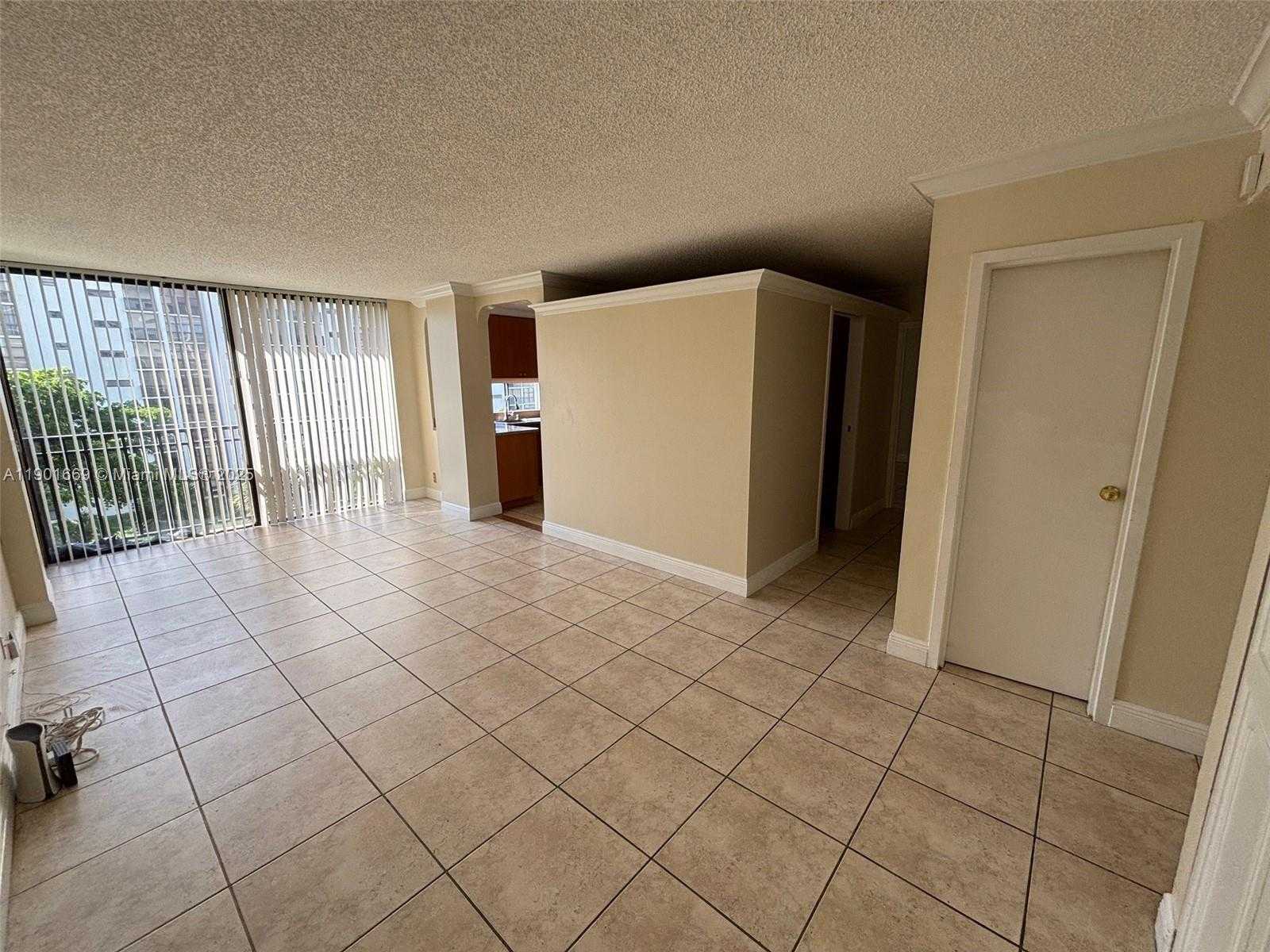 Small Image of 17011 NORTH BAY RD #517, Sunny Isles Beach Number 5
