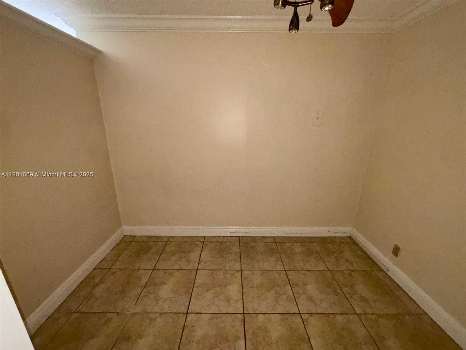 Small Image of 17011 NORTH BAY RD #517, Sunny Isles Beach Number 6