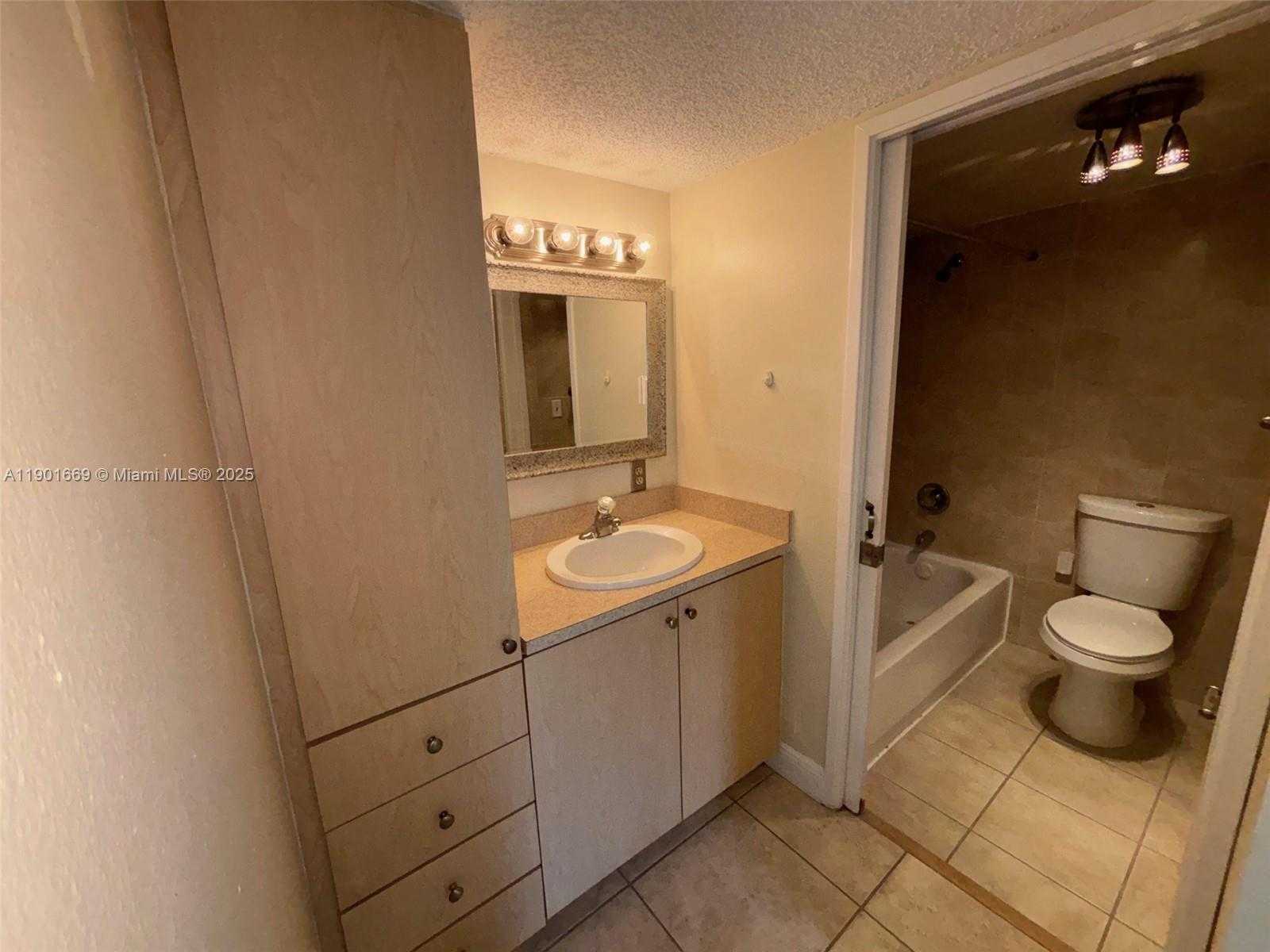 Small Image of 17011 NORTH BAY RD #517, Sunny Isles Beach Number 8