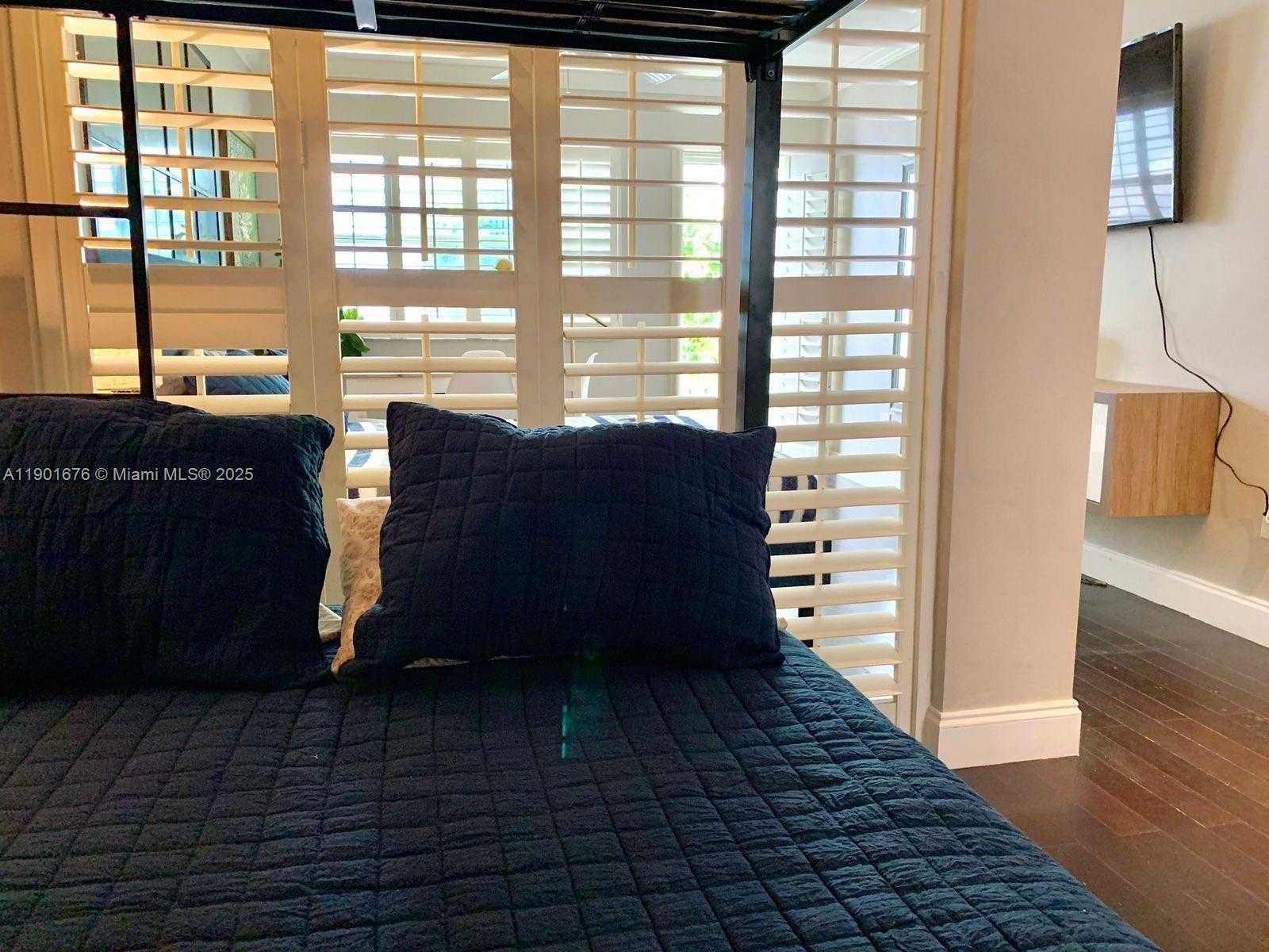Small Image of 825 EUCLID AVE #12-A, Miami Beach Number 10