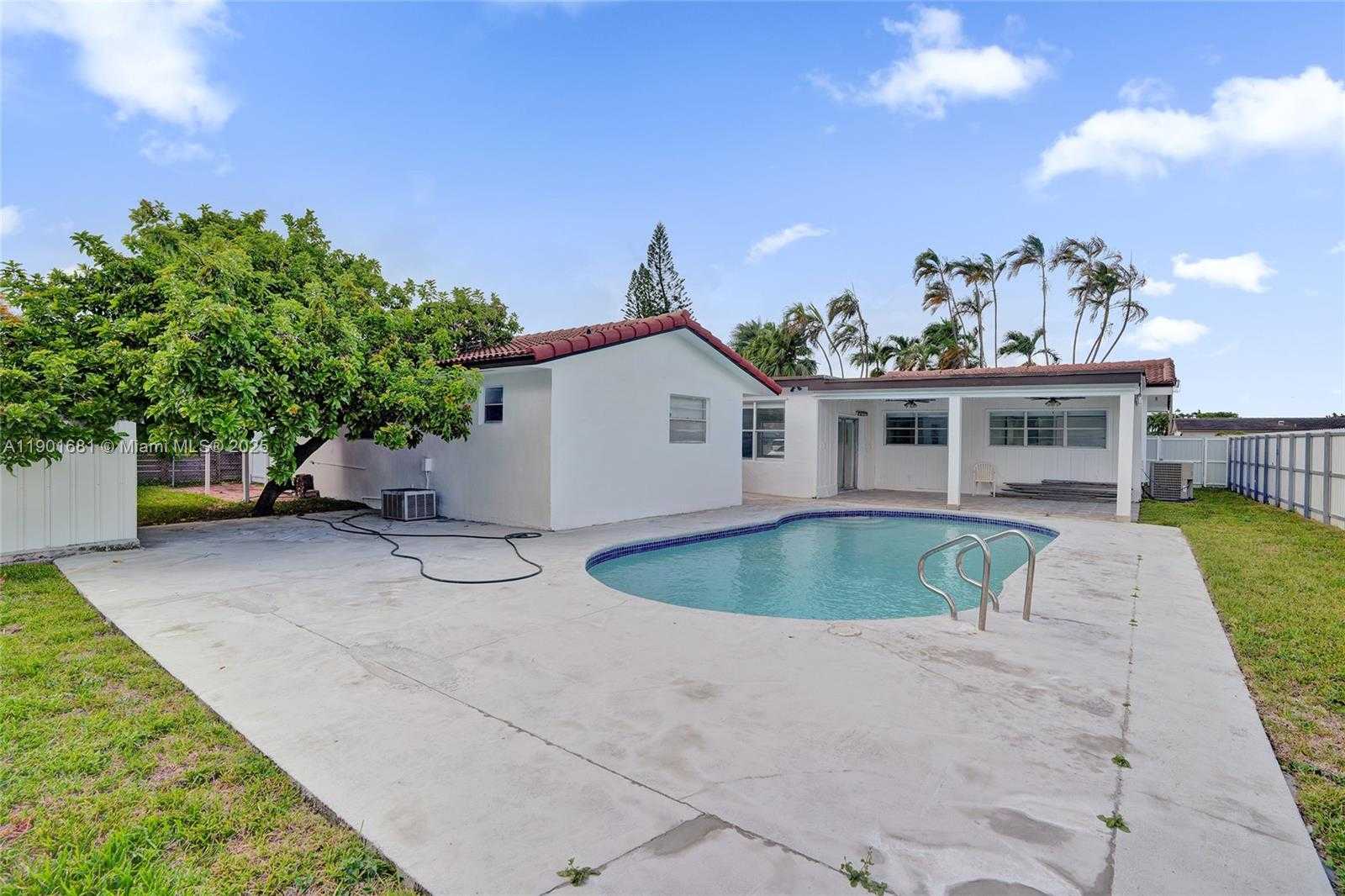 Small Image of 5750 NORTH WEST 111TH ST, Hialeah Number 33