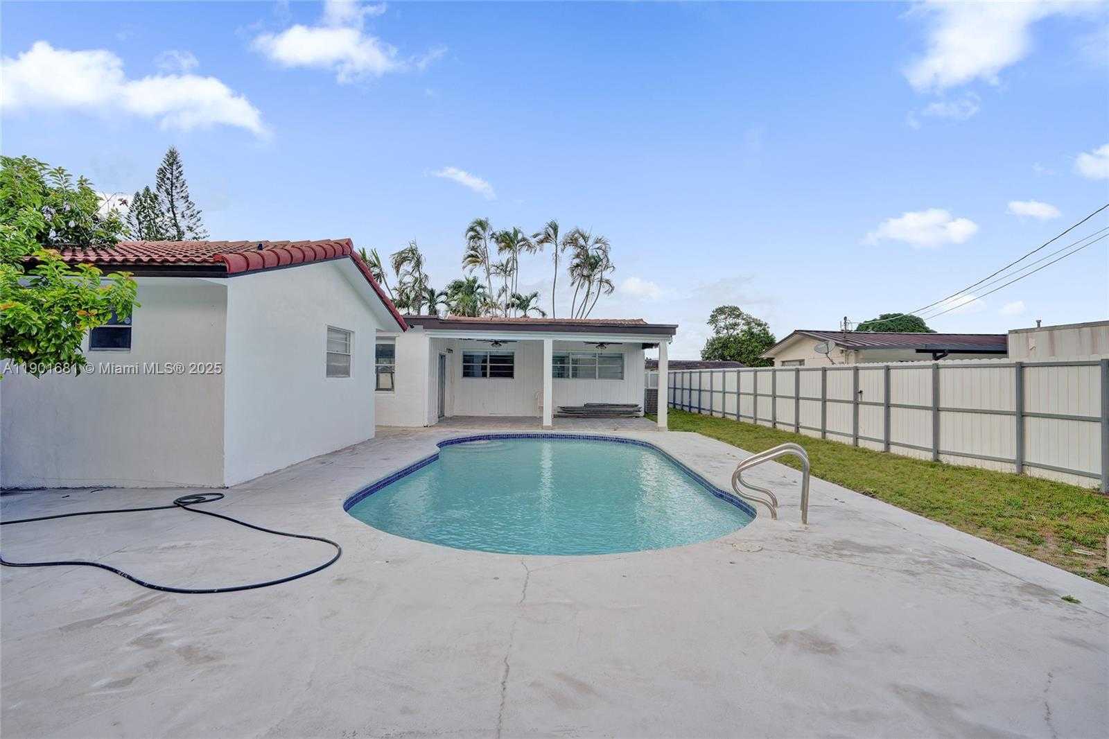 Small Image of 5750 NORTH WEST 111TH ST, Hialeah Number 34