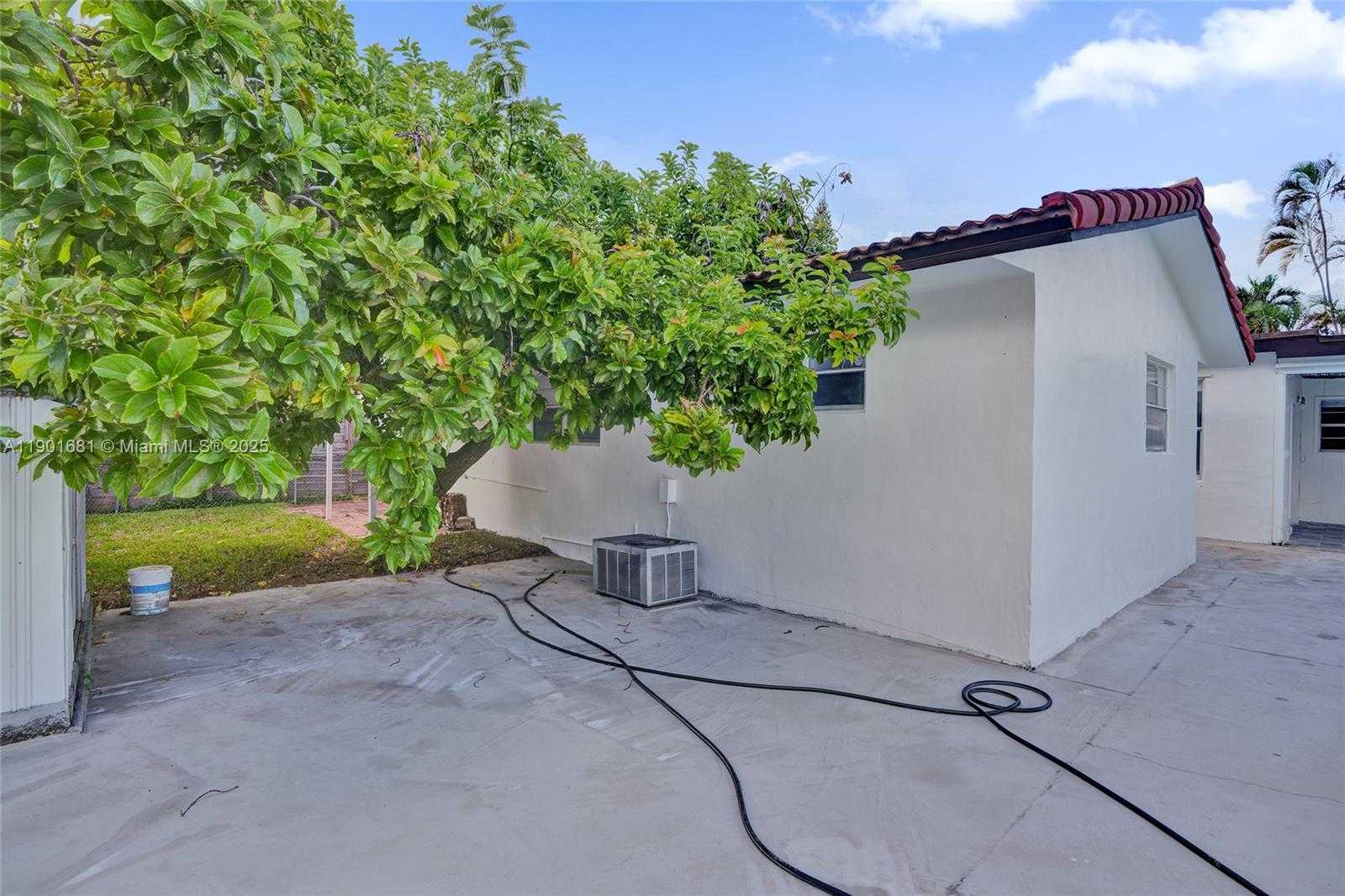 Small Image of 5750 NORTH WEST 111TH ST, Hialeah Number 35