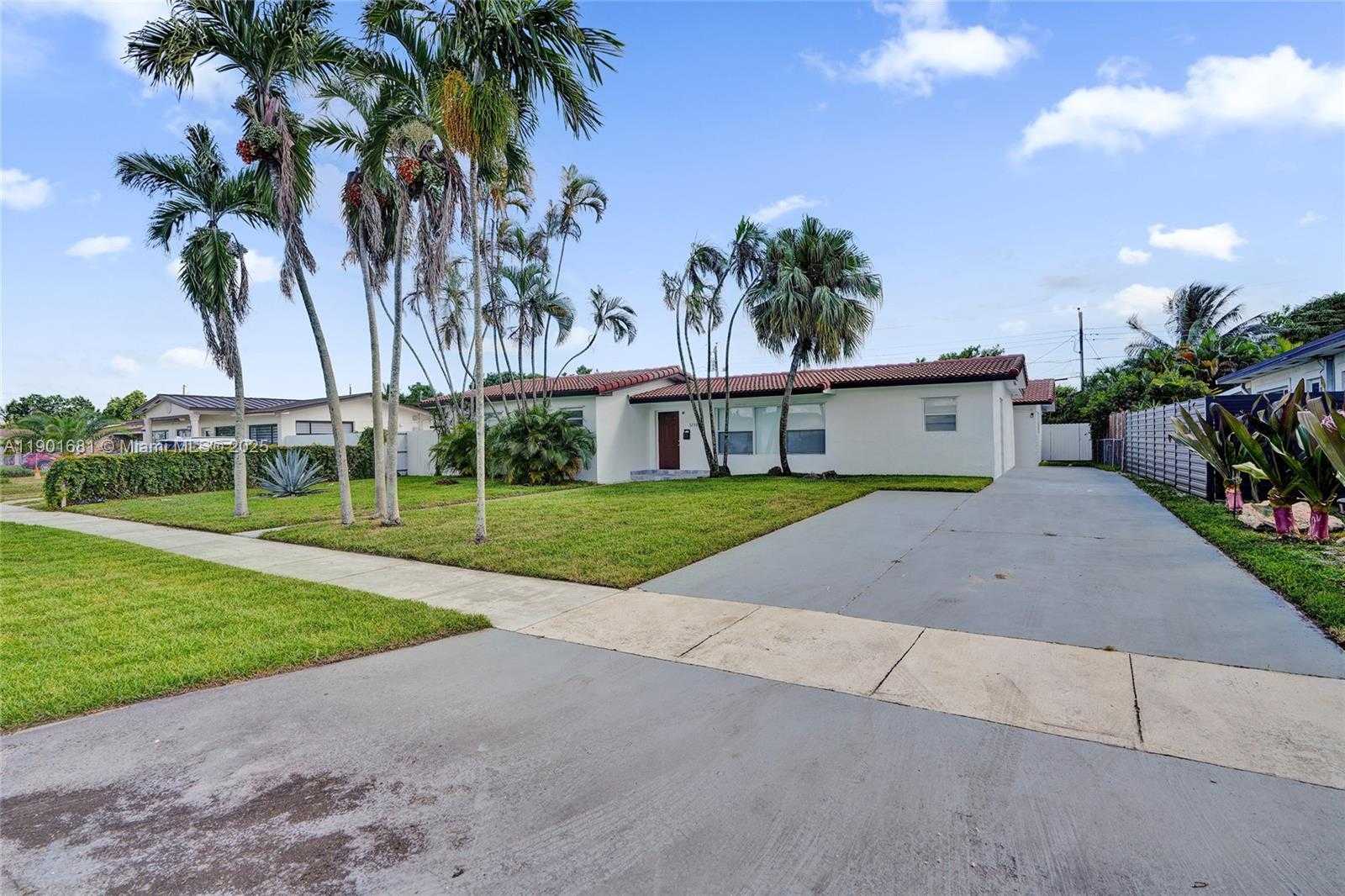 Small Image of 5750 NORTH WEST 111TH ST, Hialeah Number 4