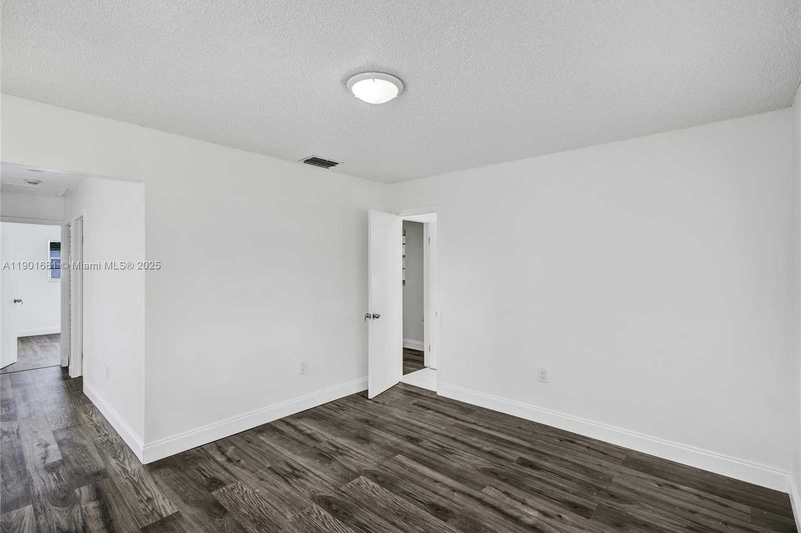 Small Image of 5750 NORTH WEST 111TH ST, Hialeah Number 41