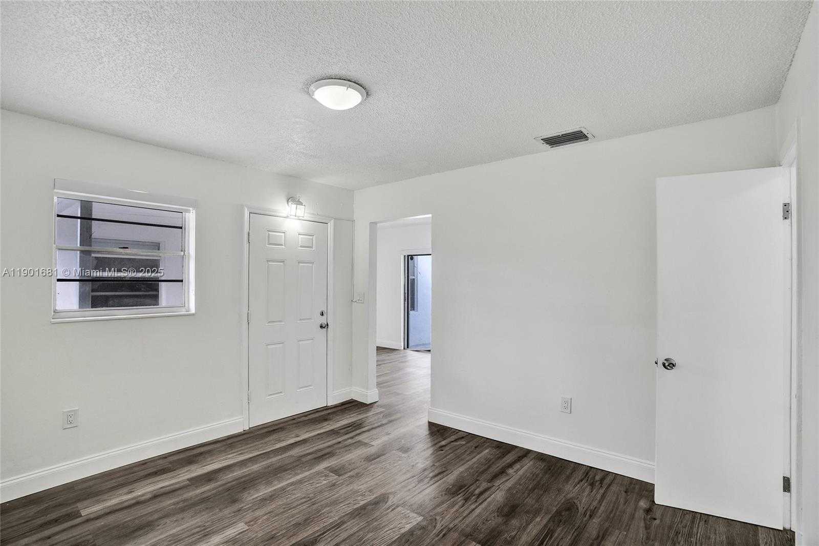 Small Image of 5750 NORTH WEST 111TH ST, Hialeah Number 42