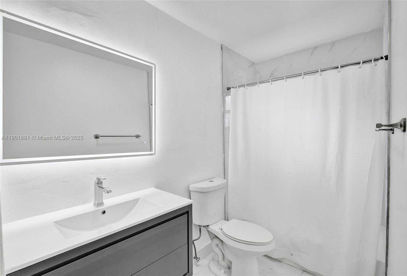 Small Image of 5750 NORTH WEST 111TH ST, Hialeah Number 44