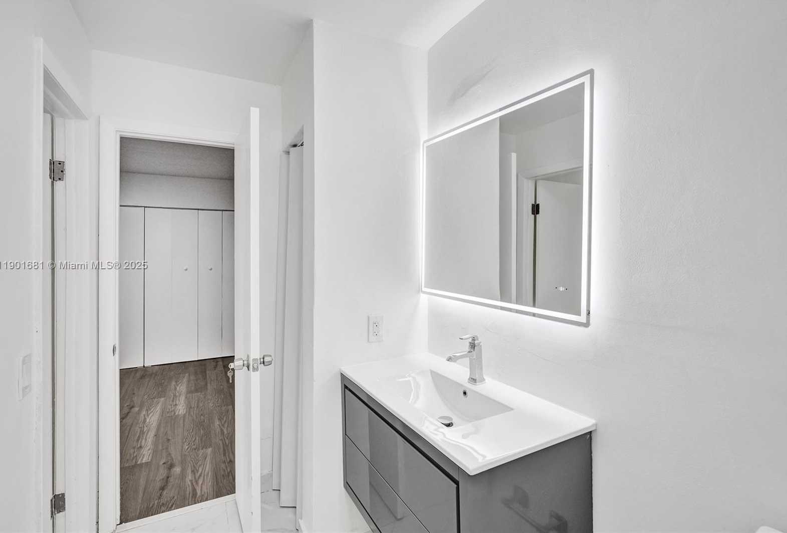 Small Image of 5750 NORTH WEST 111TH ST, Hialeah Number 45