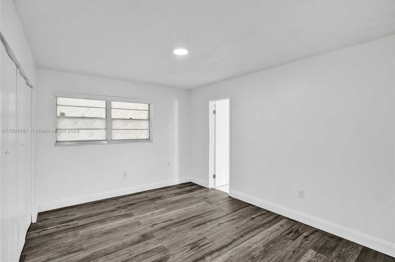 Small Image of 5750 NORTH WEST 111TH ST, Hialeah Number 48