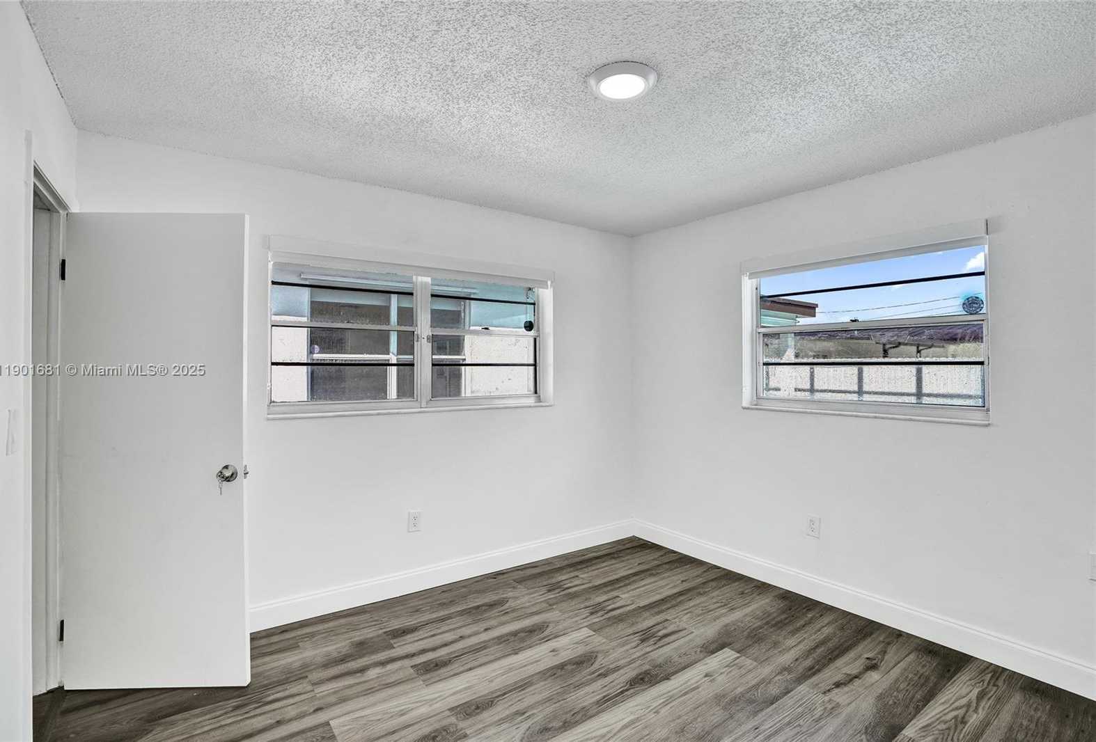 Small Image of 5750 NORTH WEST 111TH ST, Hialeah Number 50
