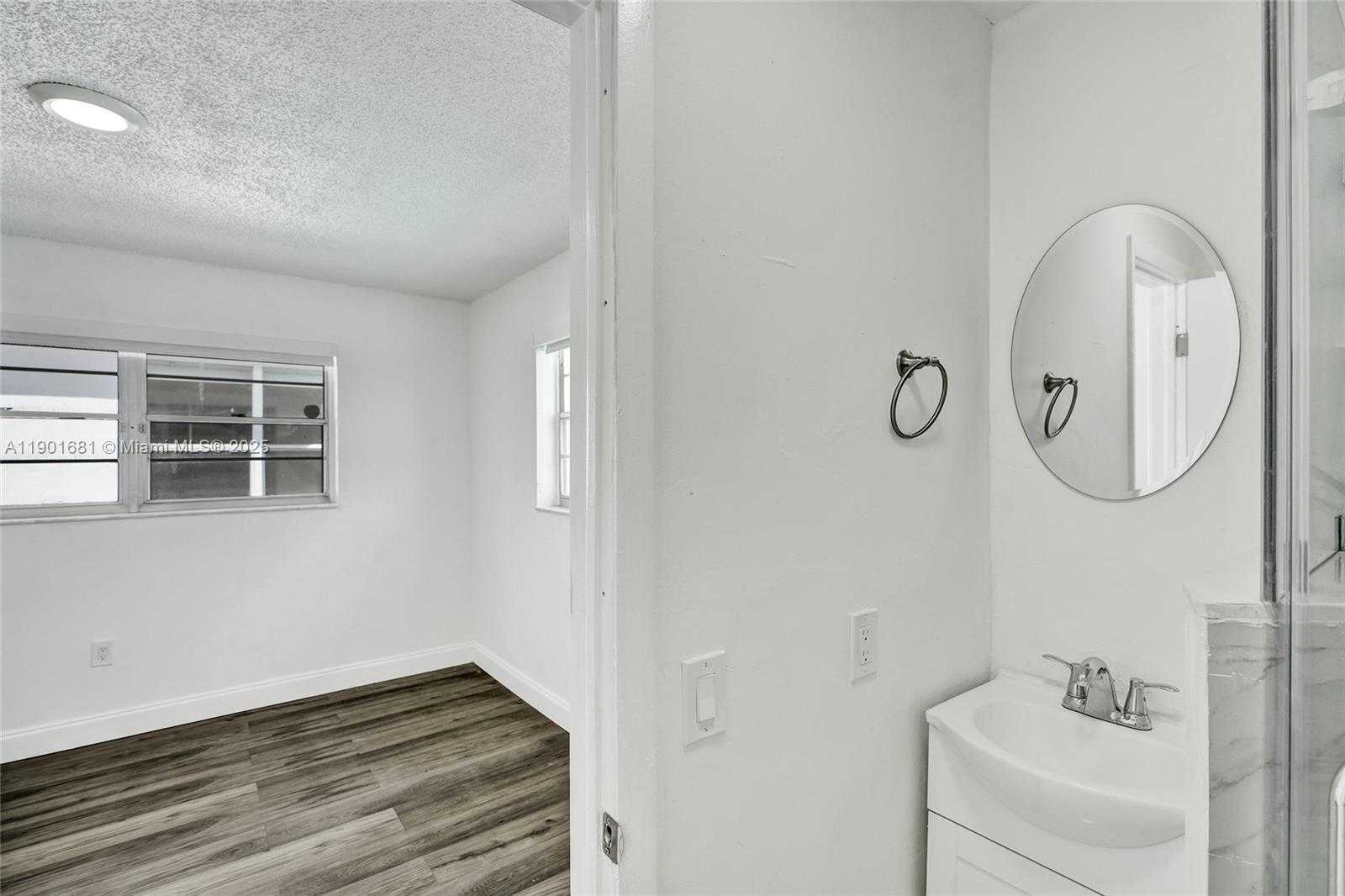 Small Image of 5750 NORTH WEST 111TH ST, Hialeah Number 54