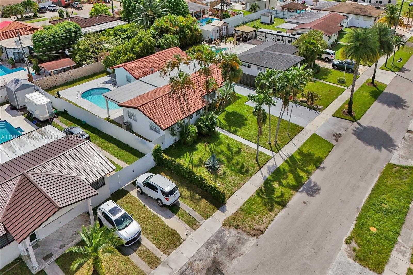 Small Image of 5750 NORTH WEST 111TH ST, Hialeah Number 59