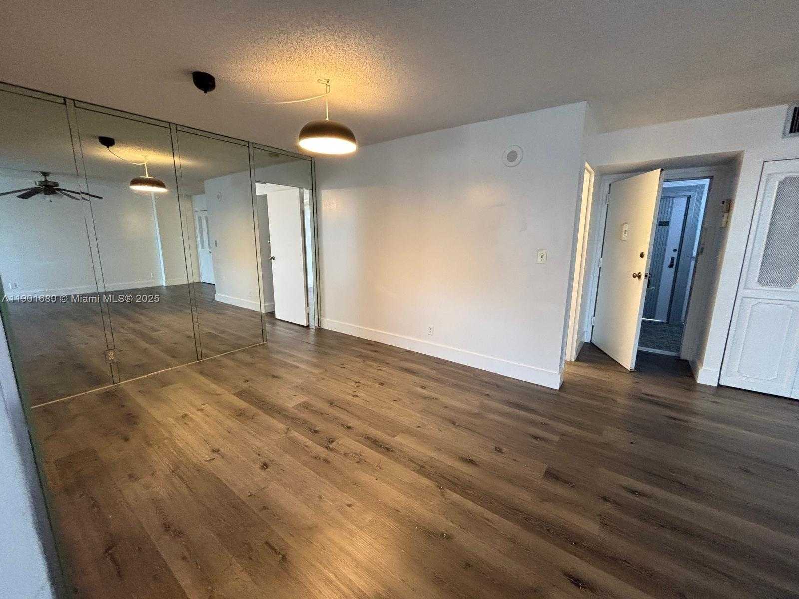 Small Image of 16919 NORTH BAY RD #909, Sunny Isles Beach Number 11