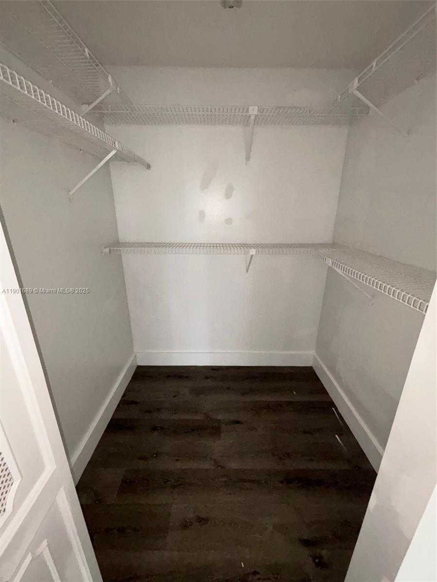 Small Image of 16919 NORTH BAY RD #909, Sunny Isles Beach Number 15