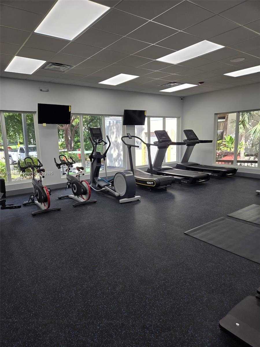 Small Image of 16919 NORTH BAY RD #909, Sunny Isles Beach Number 33