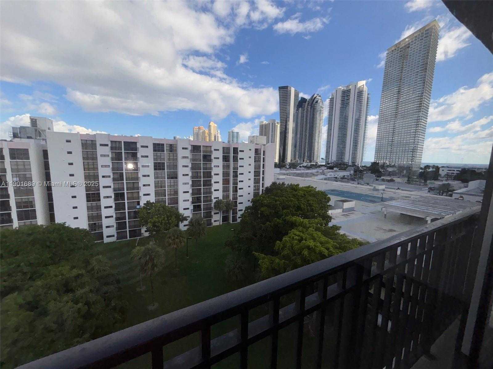 Small Image of 16919 NORTH BAY RD #909, Sunny Isles Beach Number 9