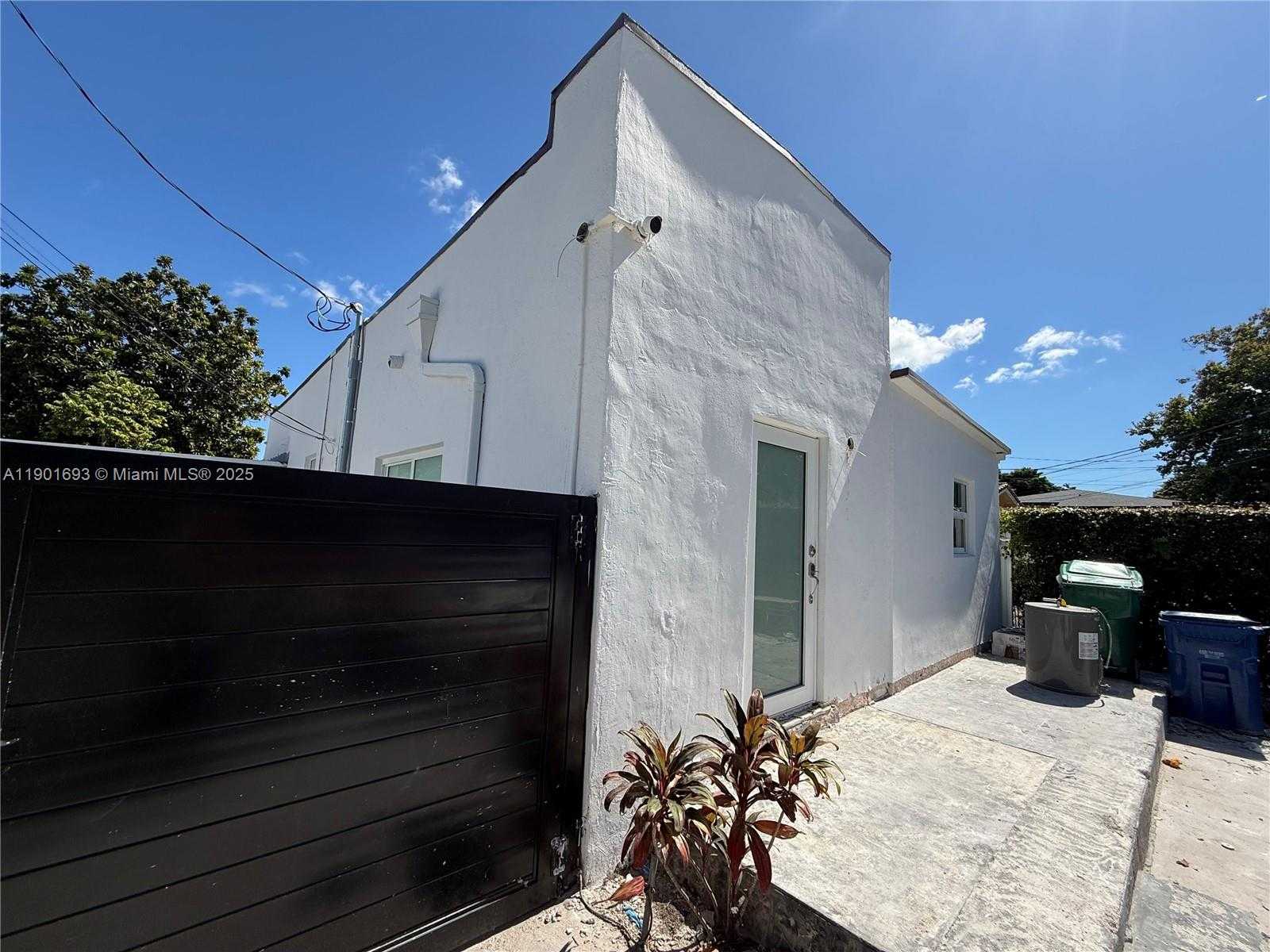 Small Image of 2313 SOUTH WEST 60TH CT #1, Miami Number 3