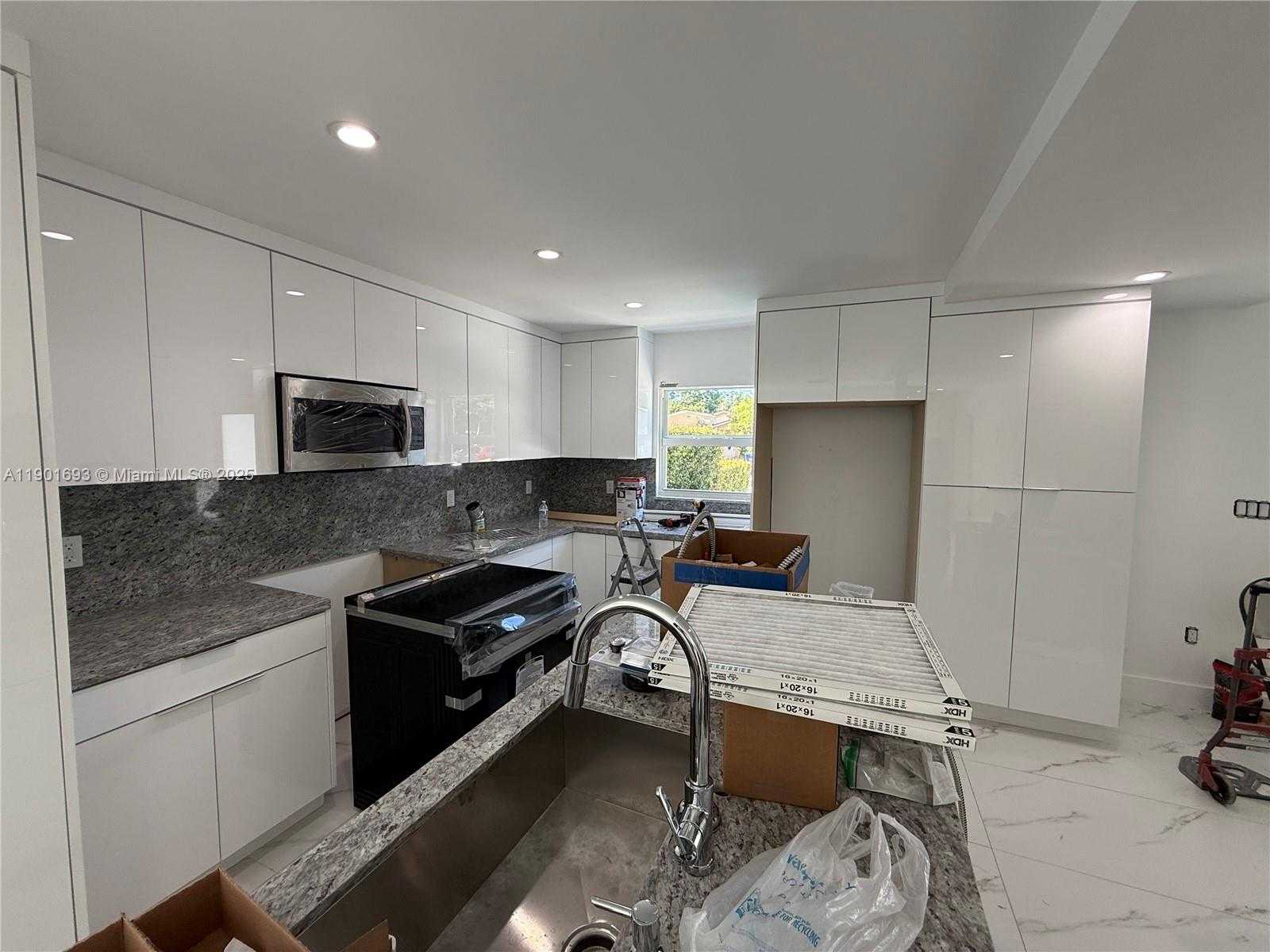 Small Image of 2313 SOUTH WEST 60TH CT #1, Miami Number 7