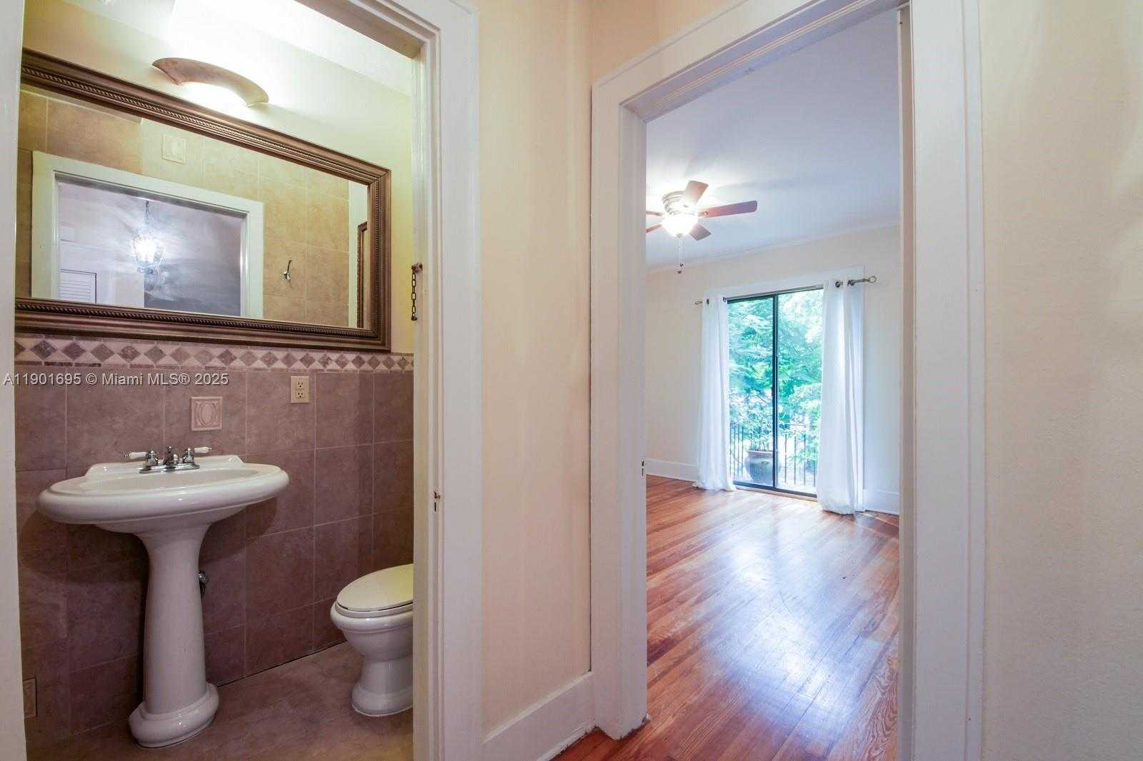 Small Image of 1109 FERDINAND ST, Coral Gables Number 10