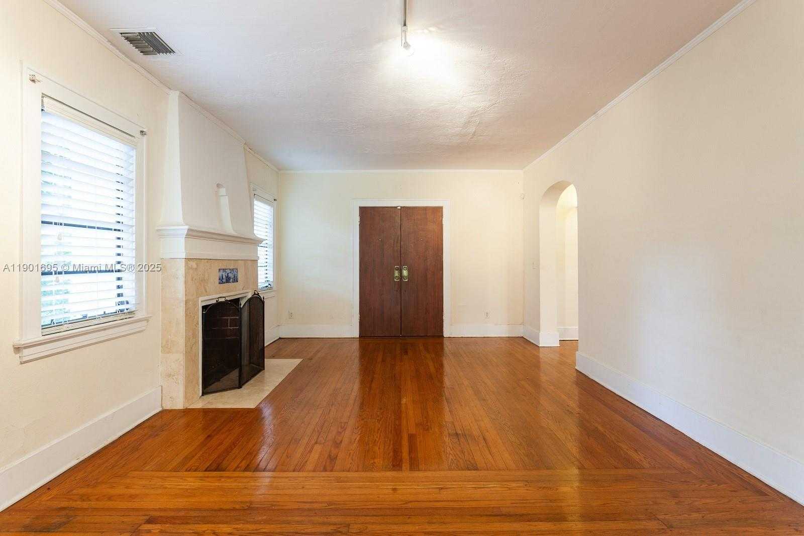 Small Image of 1109 FERDINAND ST, Coral Gables Number 3