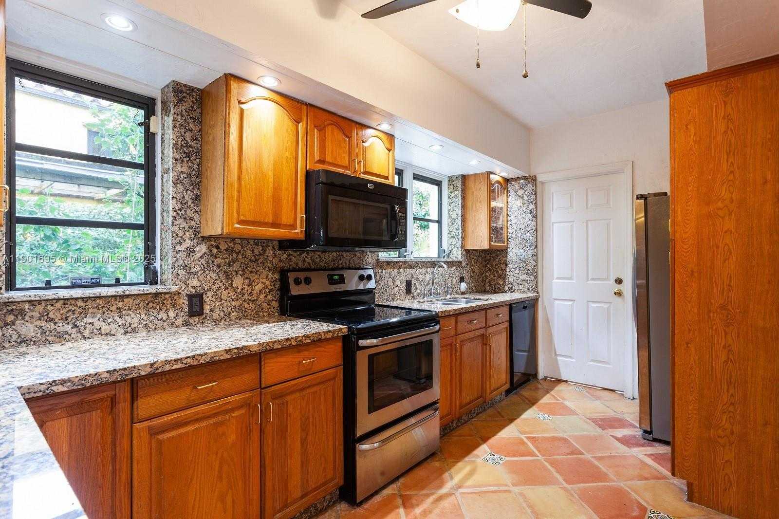 Small Image of 1109 FERDINAND ST, Coral Gables Number 4