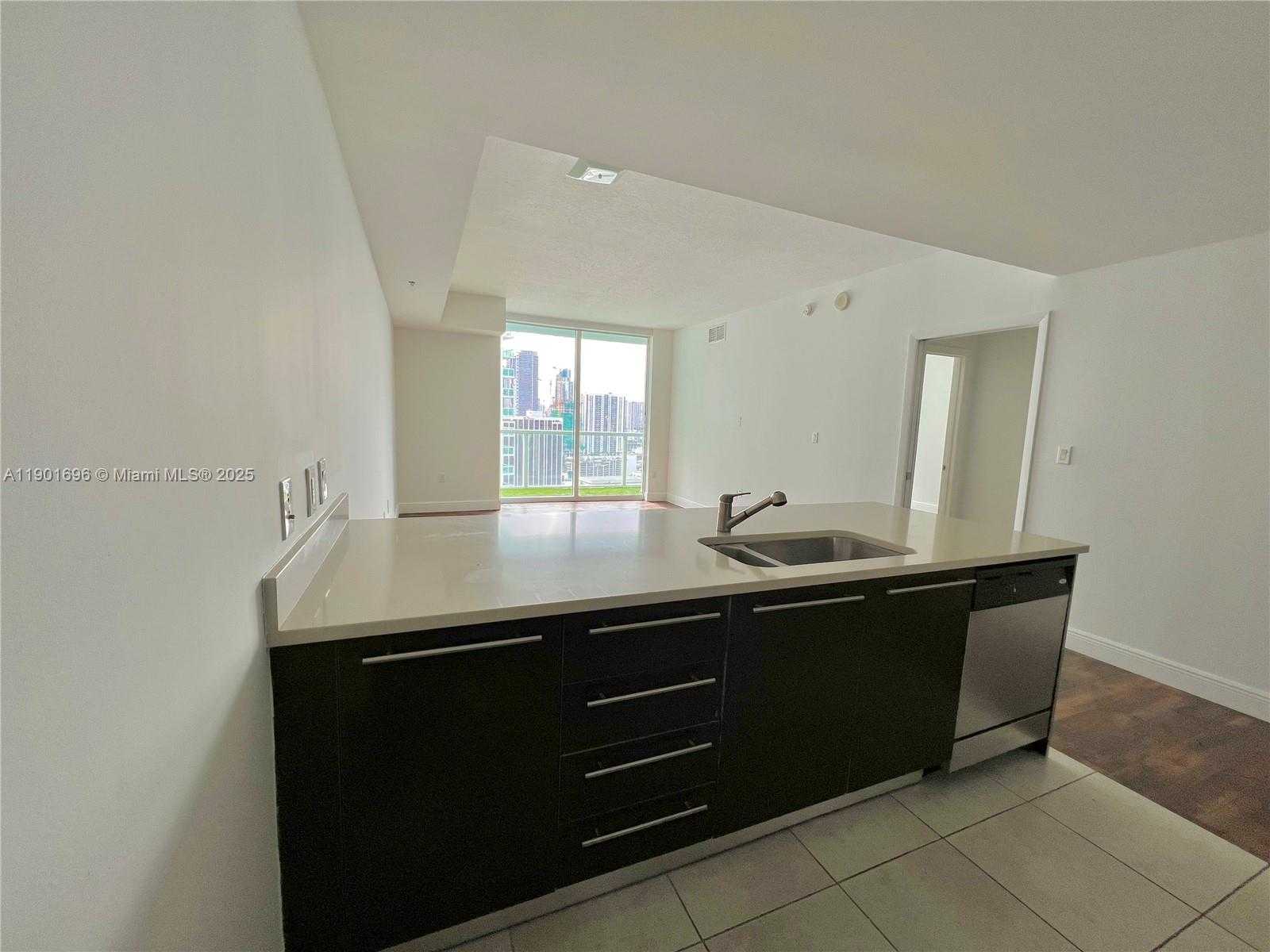 Small Image of 1900 NORTH BAYSHORE DR #2909, Miami Number 1