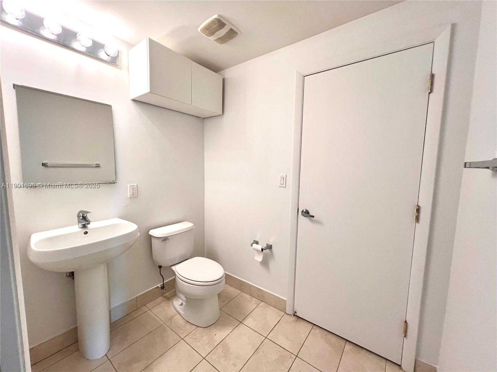 Small Image of 1900 NORTH BAYSHORE DR #2909, Miami Number 12