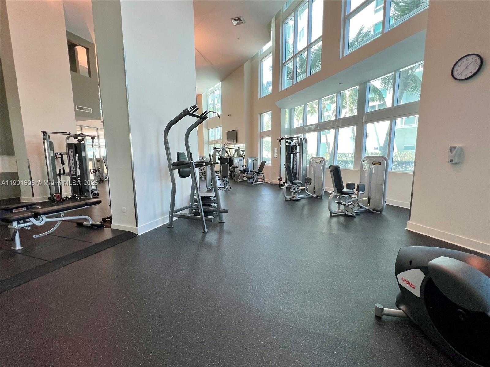 Small Image of 1900 NORTH BAYSHORE DR #2909, Miami Number 19