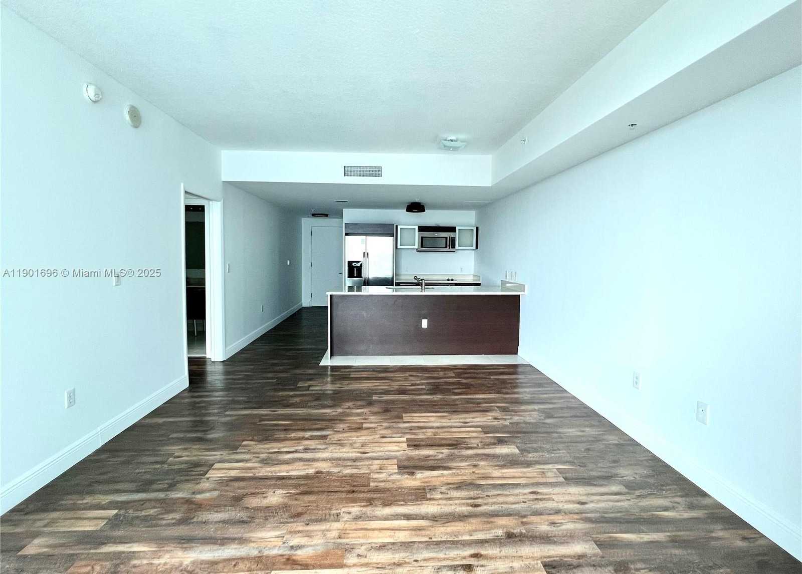 Small Image of 1900 NORTH BAYSHORE DR #2909, Miami Number 2