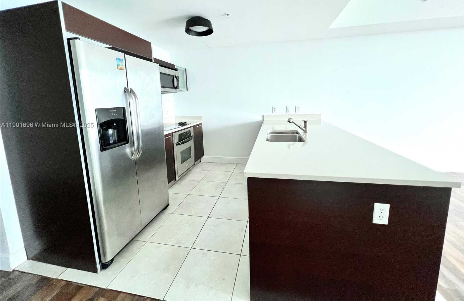 Small Image of 1900 NORTH BAYSHORE DR #2909, Miami Number 5