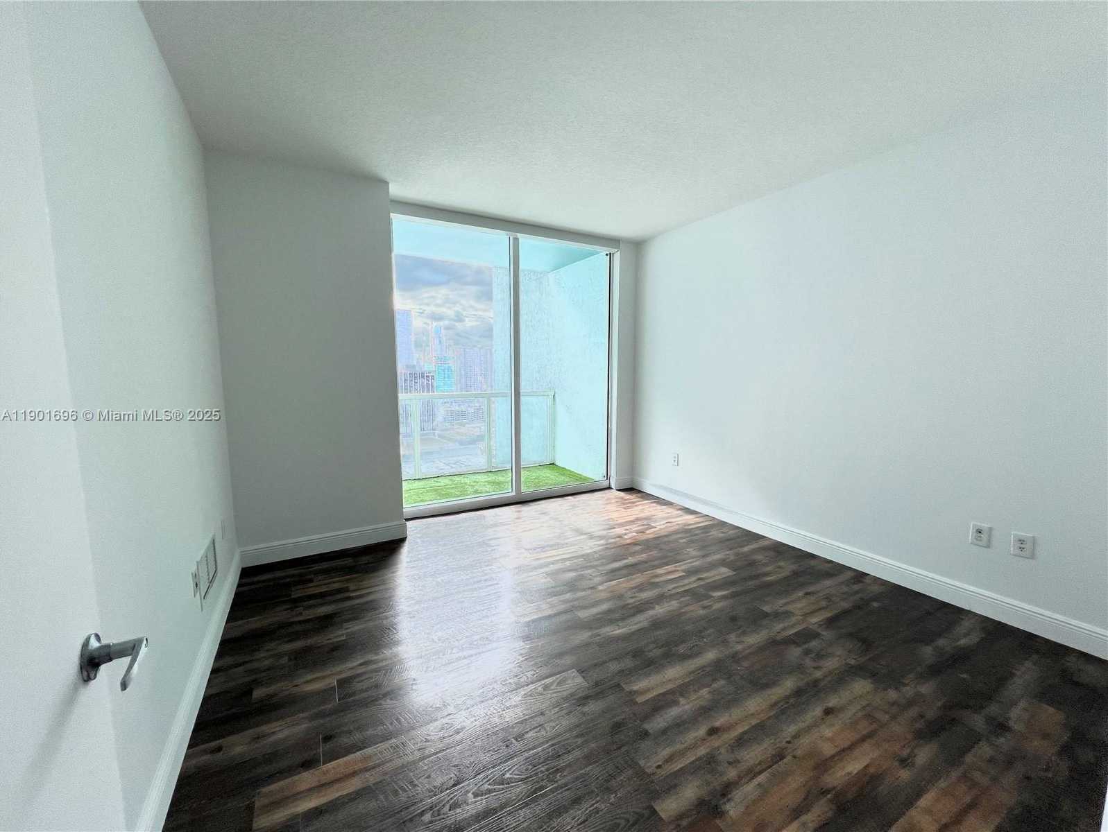 Small Image of 1900 NORTH BAYSHORE DR #2909, Miami Number 6