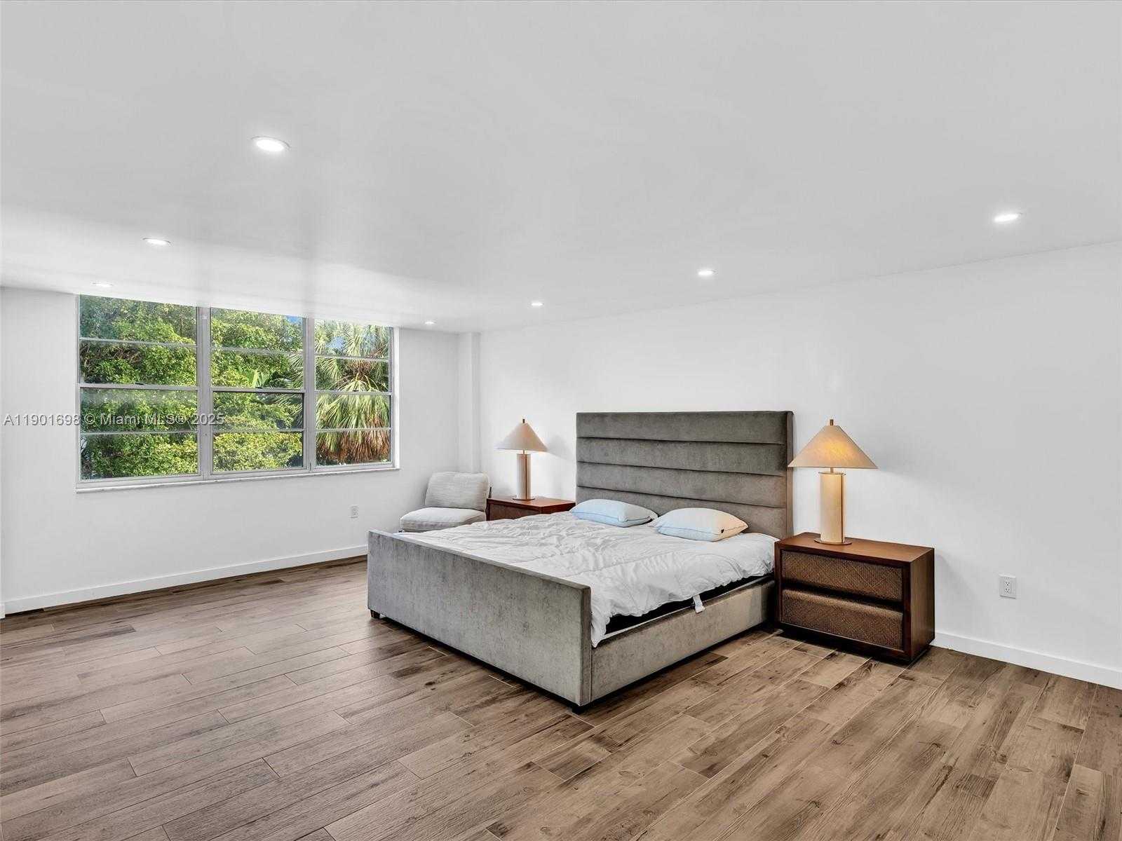 Small Image of 10000 WEST BAY HARBOR DR #201, Bay Harbor Islands Number 22