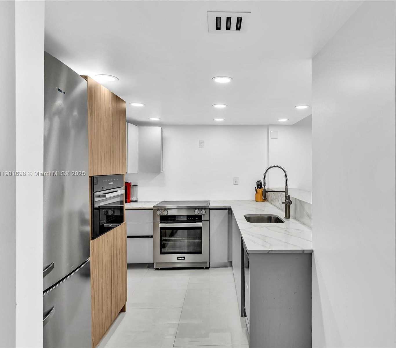 Small Image of 10000 WEST BAY HARBOR DR #201, Bay Harbor Islands Number 3