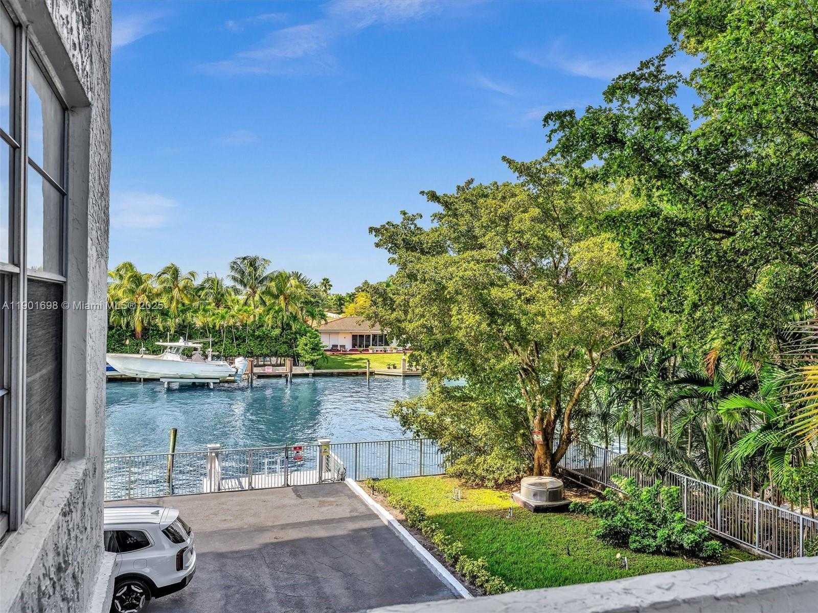 Small Image of 10000 WEST BAY HARBOR DR #201, Bay Harbor Islands Number 32