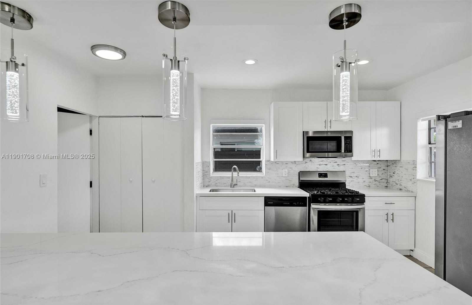 Small Image of 5750 NORTH WEST 111TH ST, Hialeah Number 13