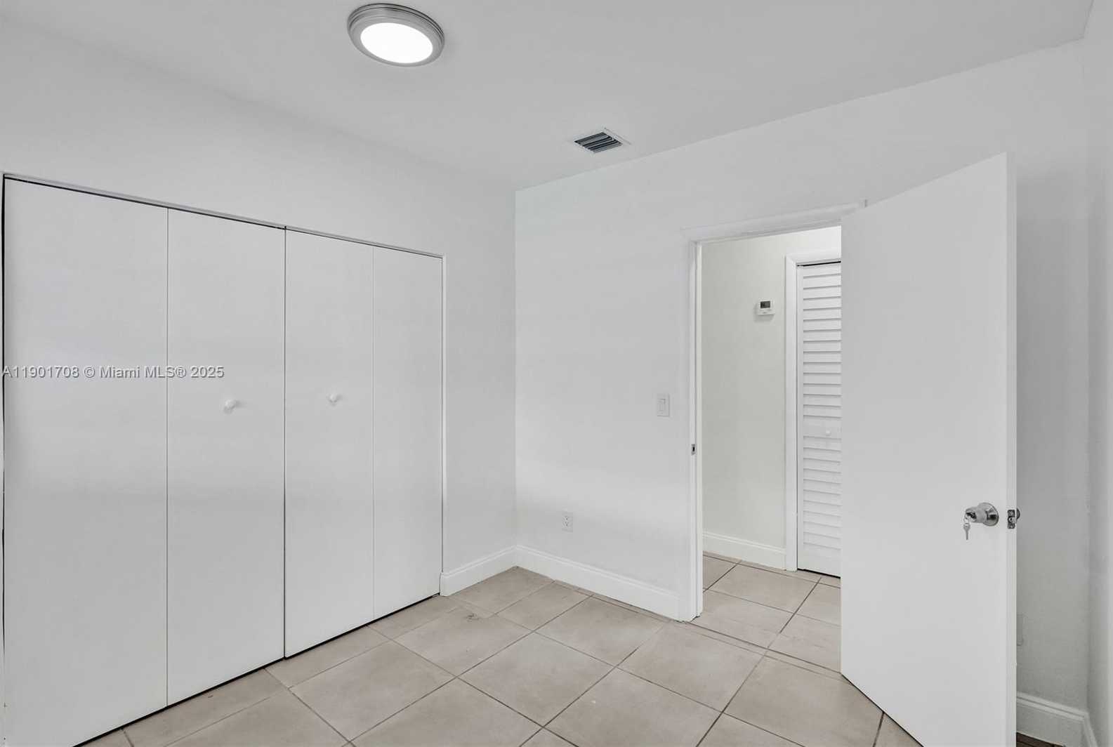 Small Image of 5750 NORTH WEST 111TH ST, Hialeah Number 22