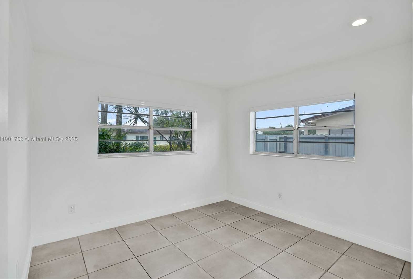 Small Image of 5750 NORTH WEST 111TH ST, Hialeah Number 25