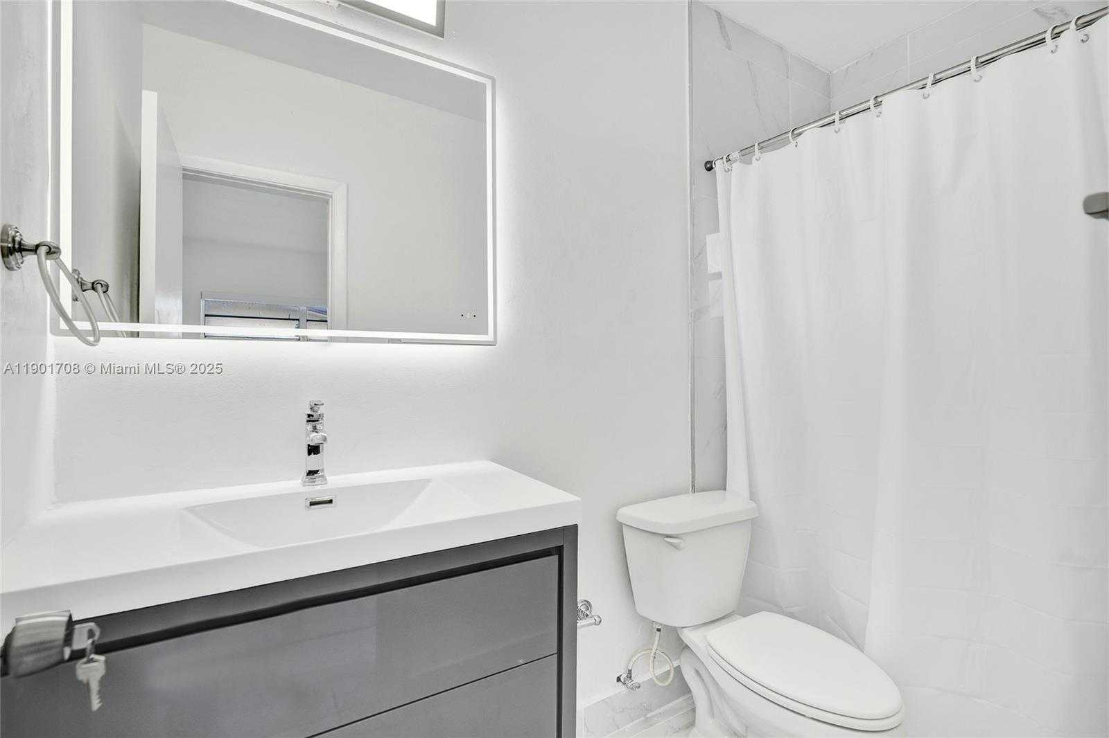 Small Image of 5750 NORTH WEST 111TH ST, Hialeah Number 29