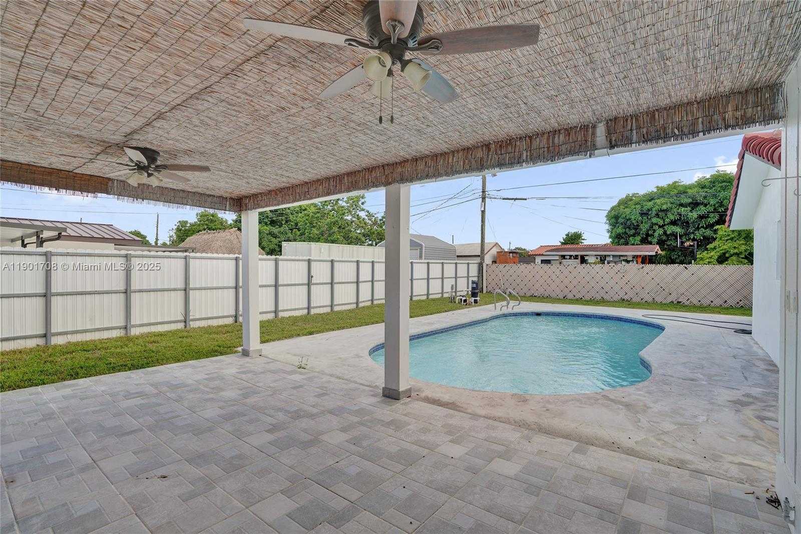 Small Image of 5750 NORTH WEST 111TH ST, Hialeah Number 31