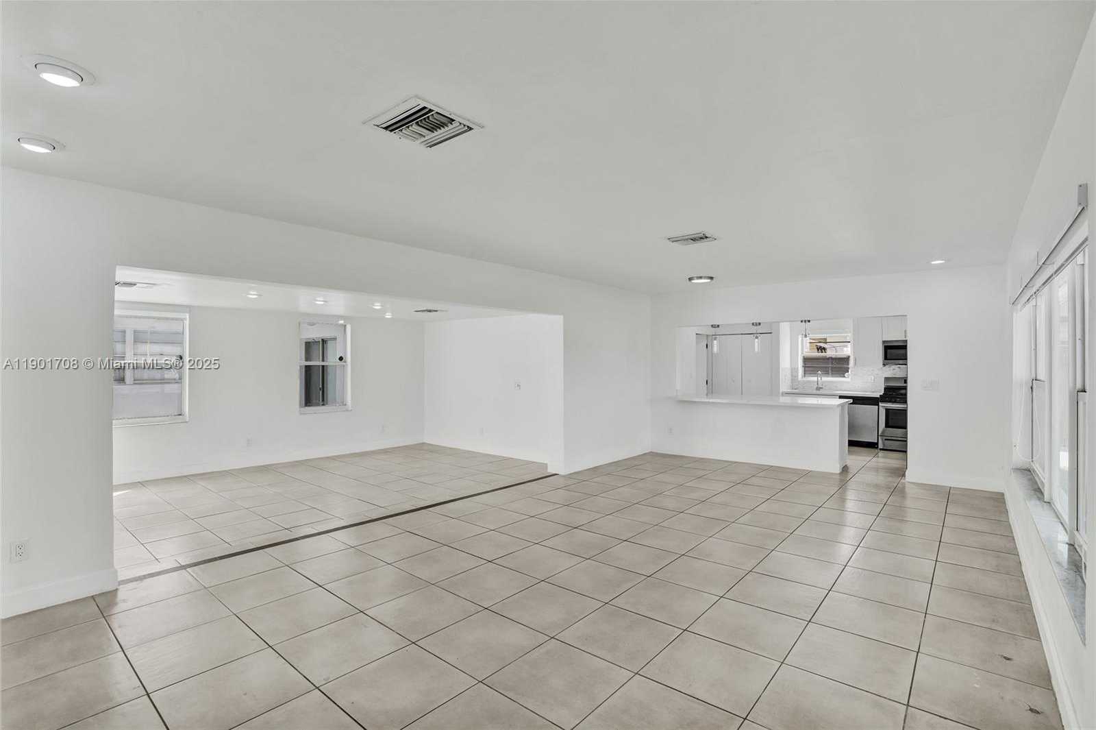 Small Image of 5750 NORTH WEST 111TH ST, Hialeah Number 5