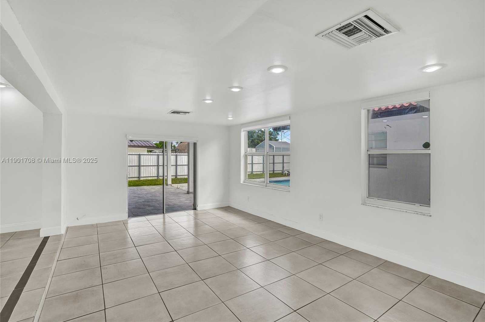 Small Image of 5750 NORTH WEST 111TH ST, Hialeah Number 8