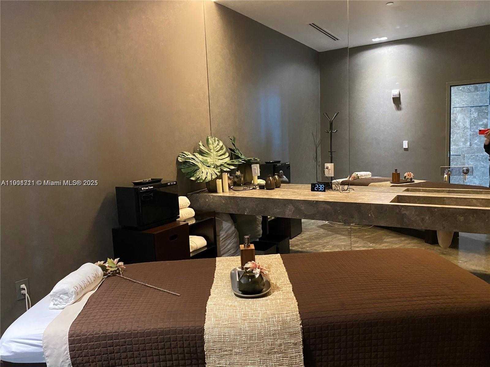 Small Image of 650 NORTH EAST 32 ST #3605, Miami Number 38