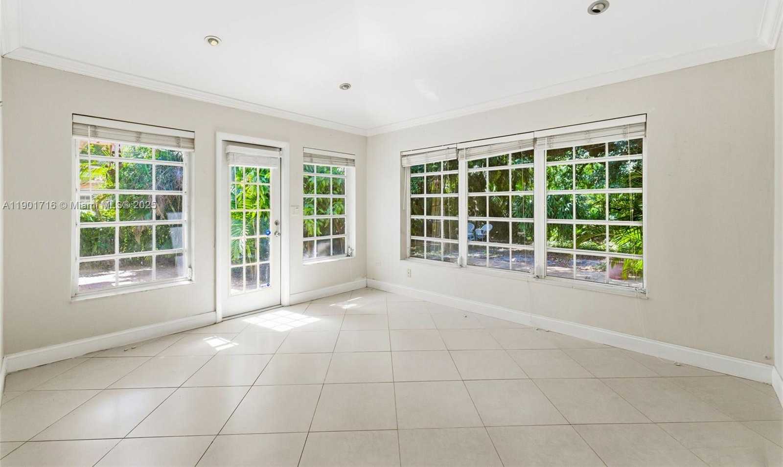 Small Image of 3300 SEGOVIA ST #B, Coral Gables Number 3