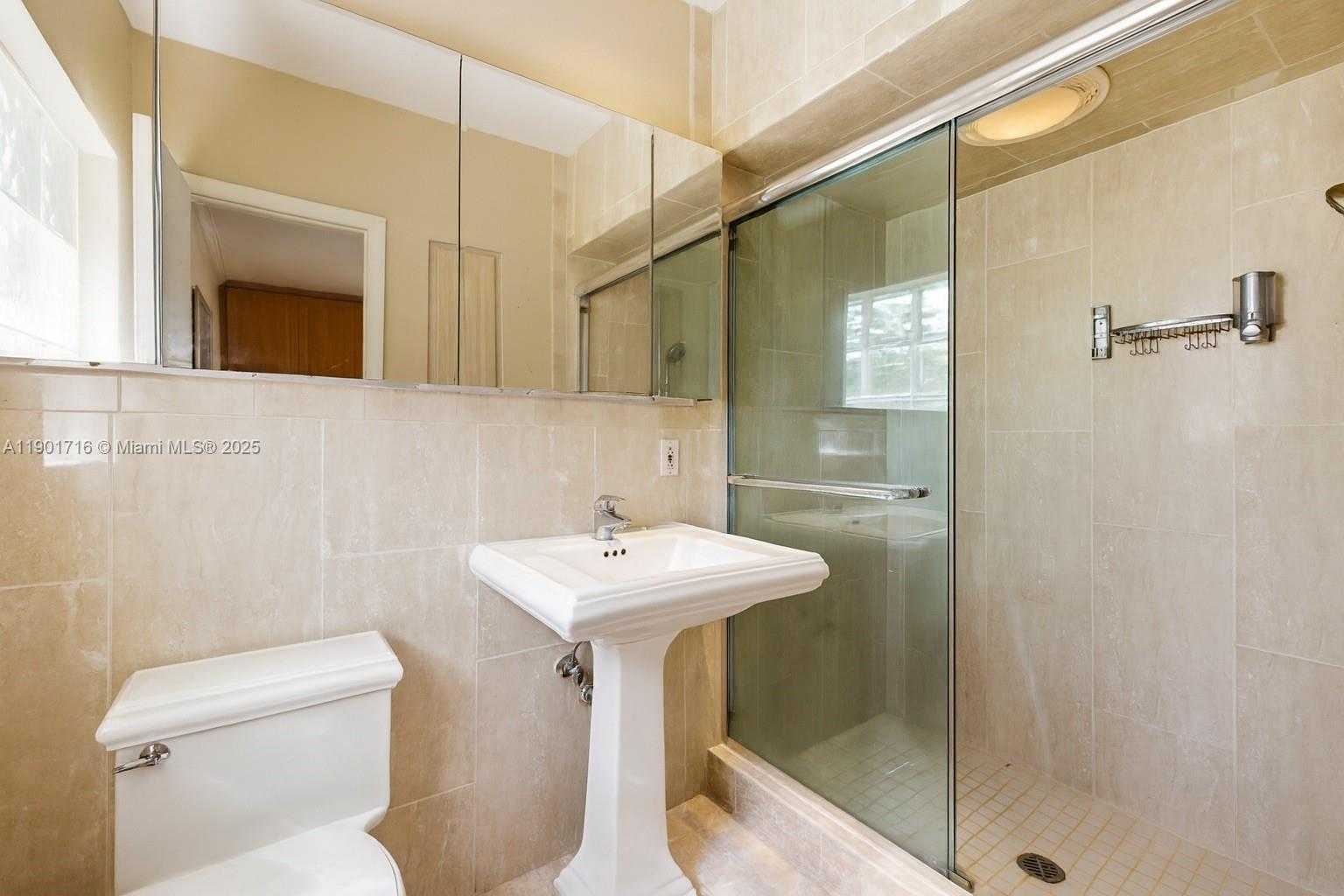 Small Image of 3300 SEGOVIA ST #B, Coral Gables Number 7