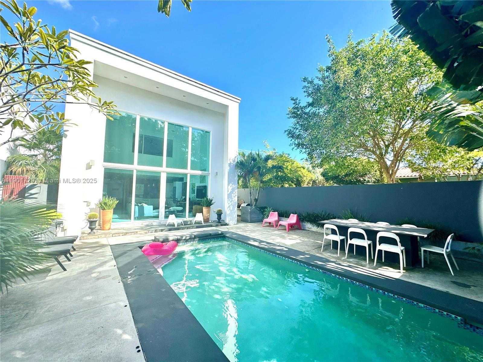 Small Image of 1668 SOUTH WEST 29TH AVE #1668, Miami Number 12