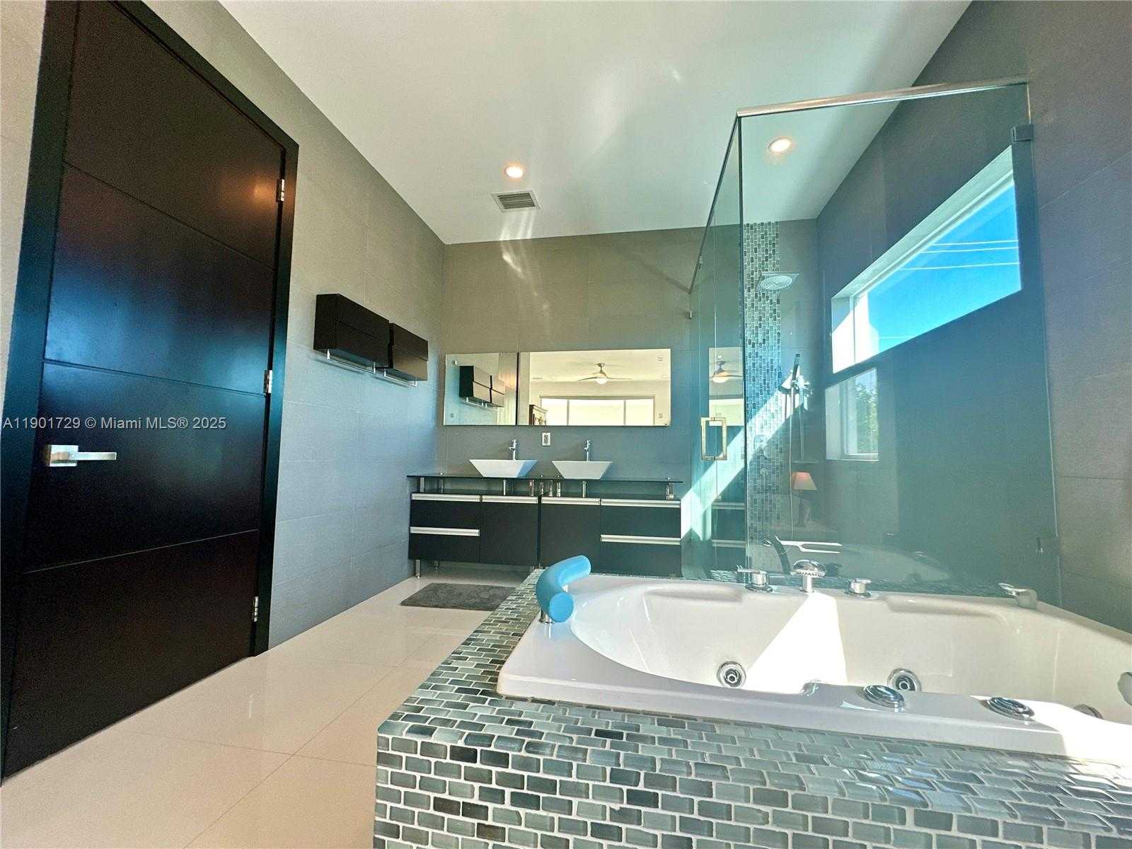 Small Image of 1668 SOUTH WEST 29TH AVE #1668, Miami Number 24