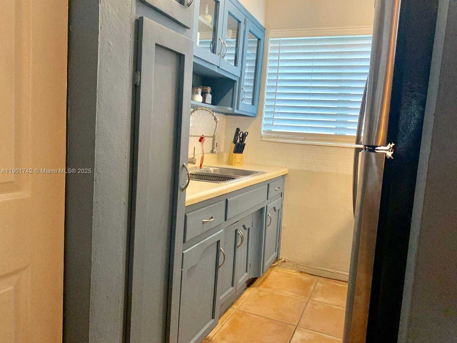 Small Image of 825 EUCLID AVE #3, Miami Beach Number 11